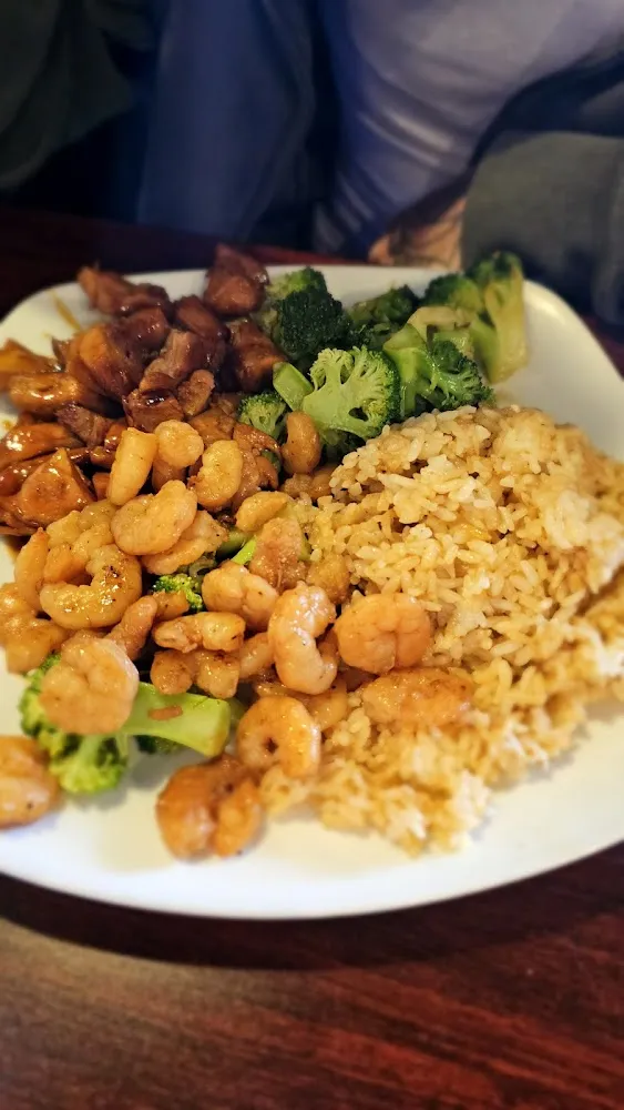 Chicken & Shrimp Substituted All Vegetables with Broccoli